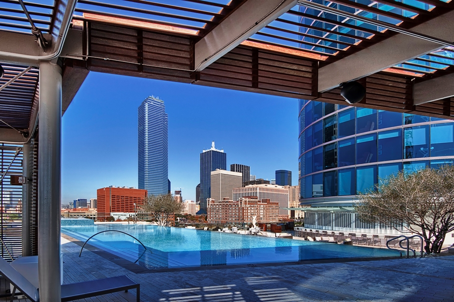 OMNI Dallas Hotel: Uptown Terrace & Pool Deck | Des Moines Moms Blog